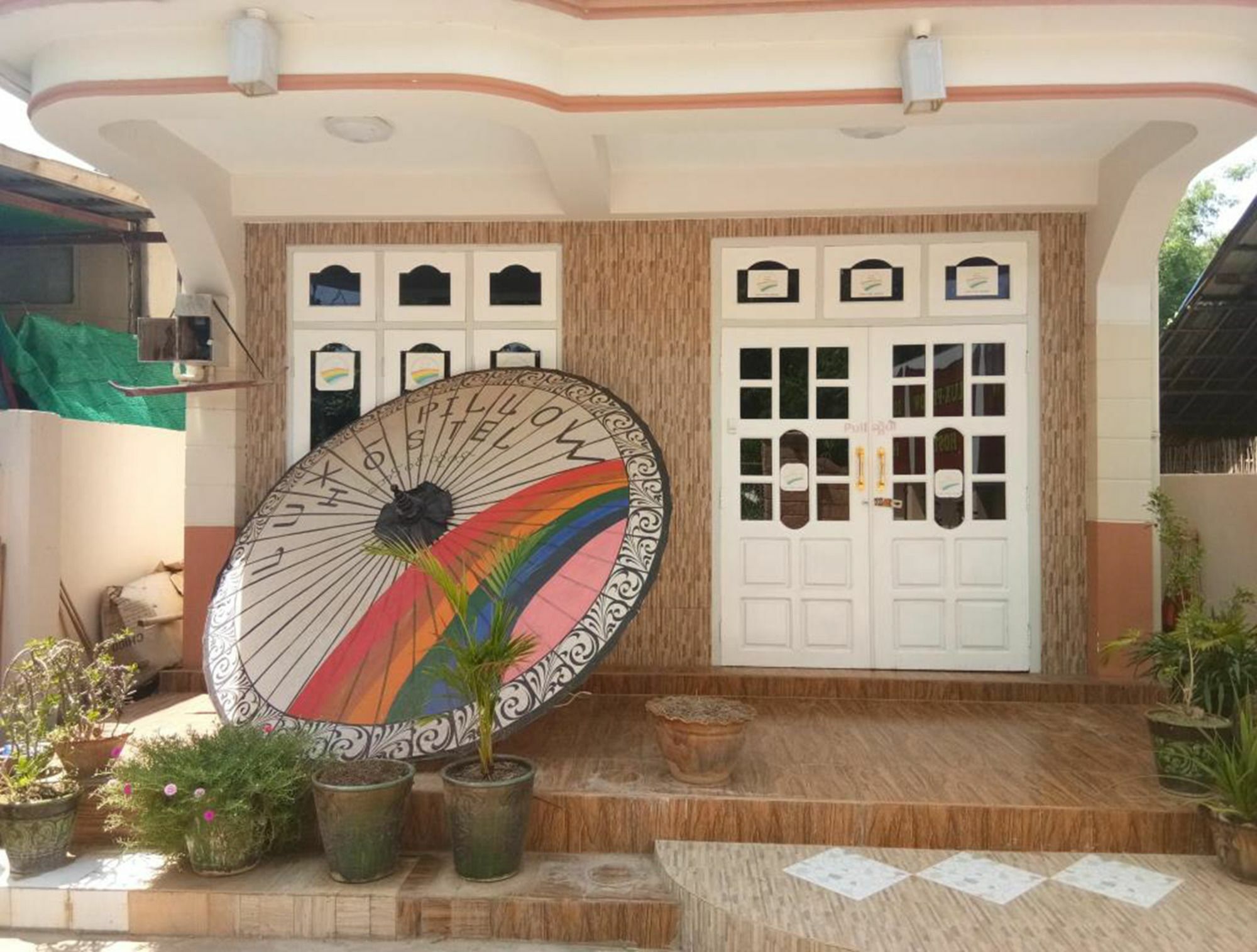 Lux Pillow Hostel Nyaung-U Екстериор снимка